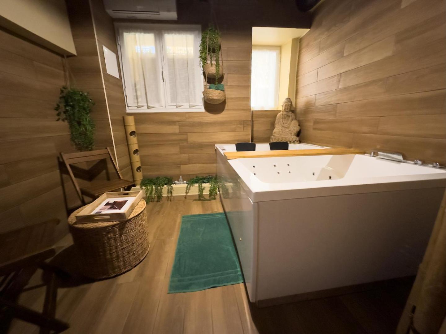 Le Balneo Jacuzzi Vieil Antibes Safranier Daire Dış mekan fotoğraf